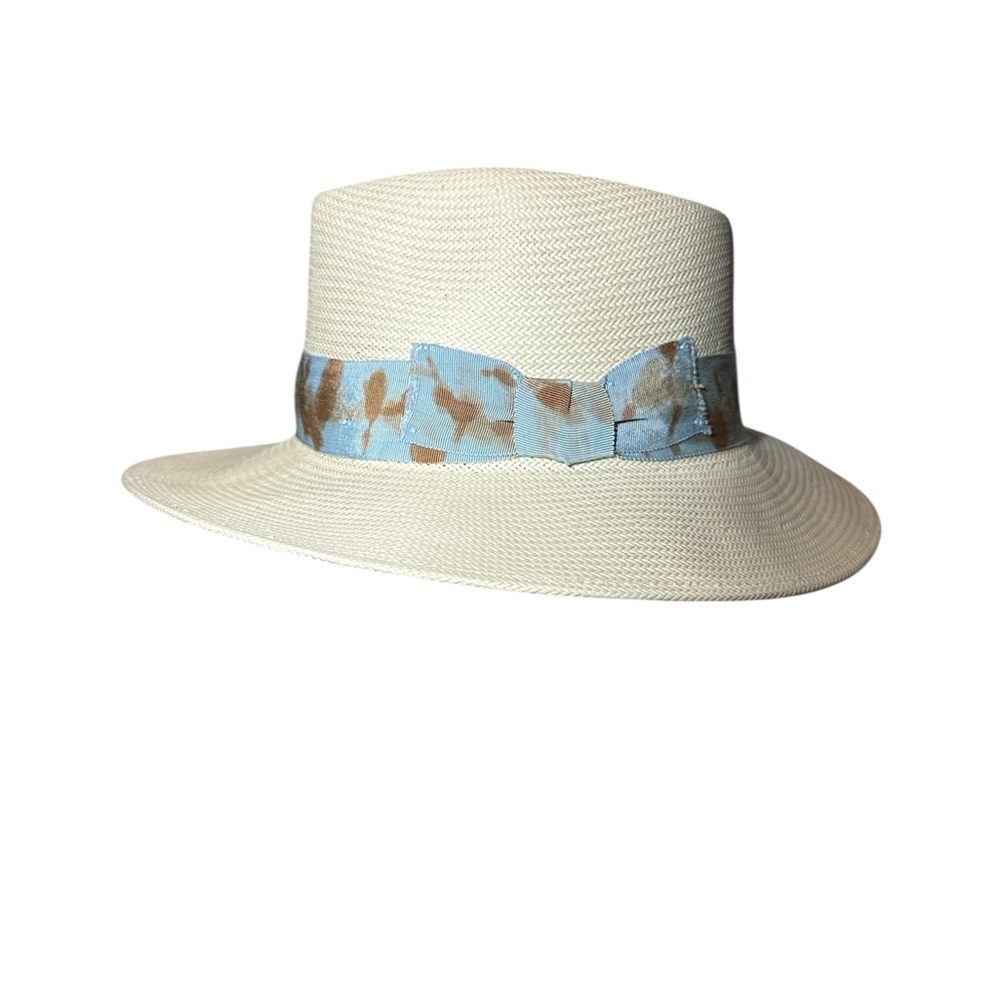 ***NWOT***Stylish Cream Fedora with Blue and Brown Band